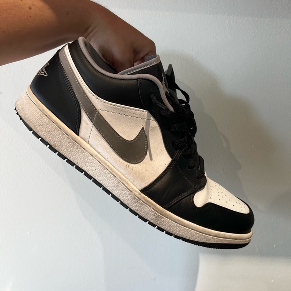 Nike Air Jordan 1 Low Black Medium Grey Sneakers - Picture 1 of 6